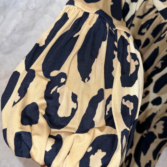 Diane Von Furtenberg silk printed blouse - Picture 6 of 7